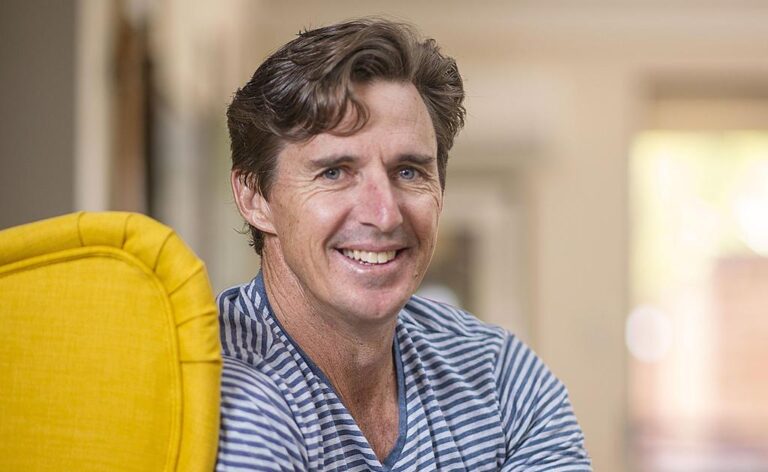 Brad Hogg predicts South Africa will defeat India, ending their World Cup hopes.