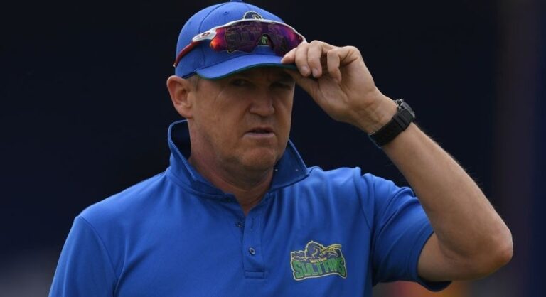 Andy Flower and Tom Moody forecast the outcome of IND vs ENG semifinal.